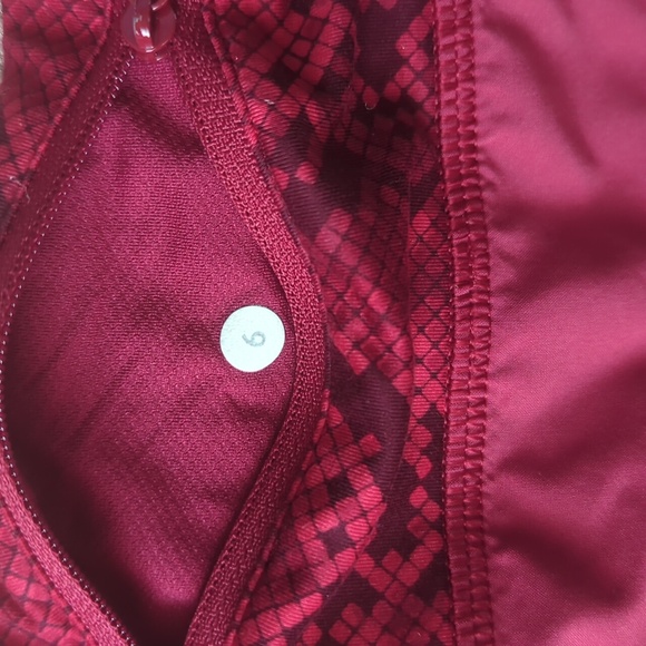 Lululemon run short - Picture 3 of 4